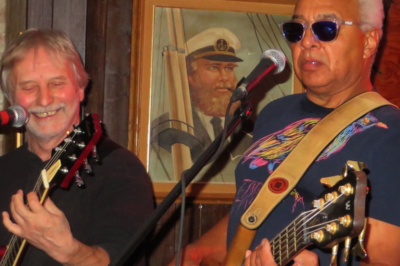 newfoundland_pub__2014100408