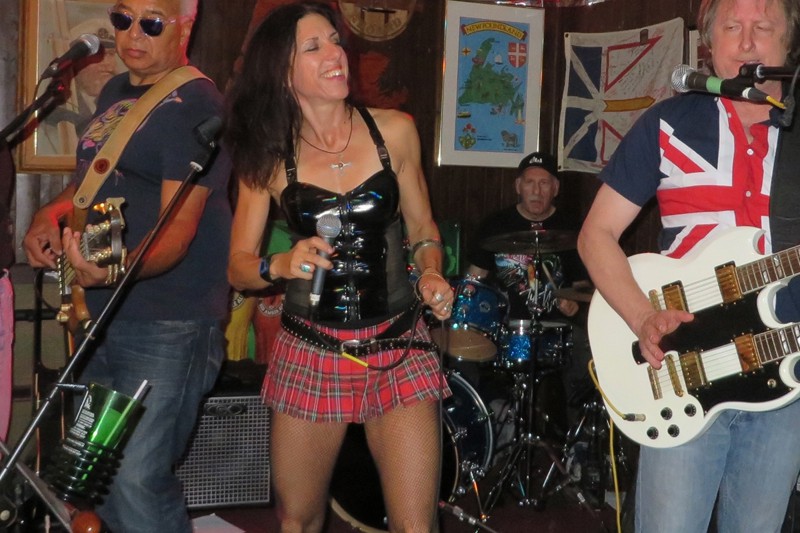 newfoundland_pub__2014100413